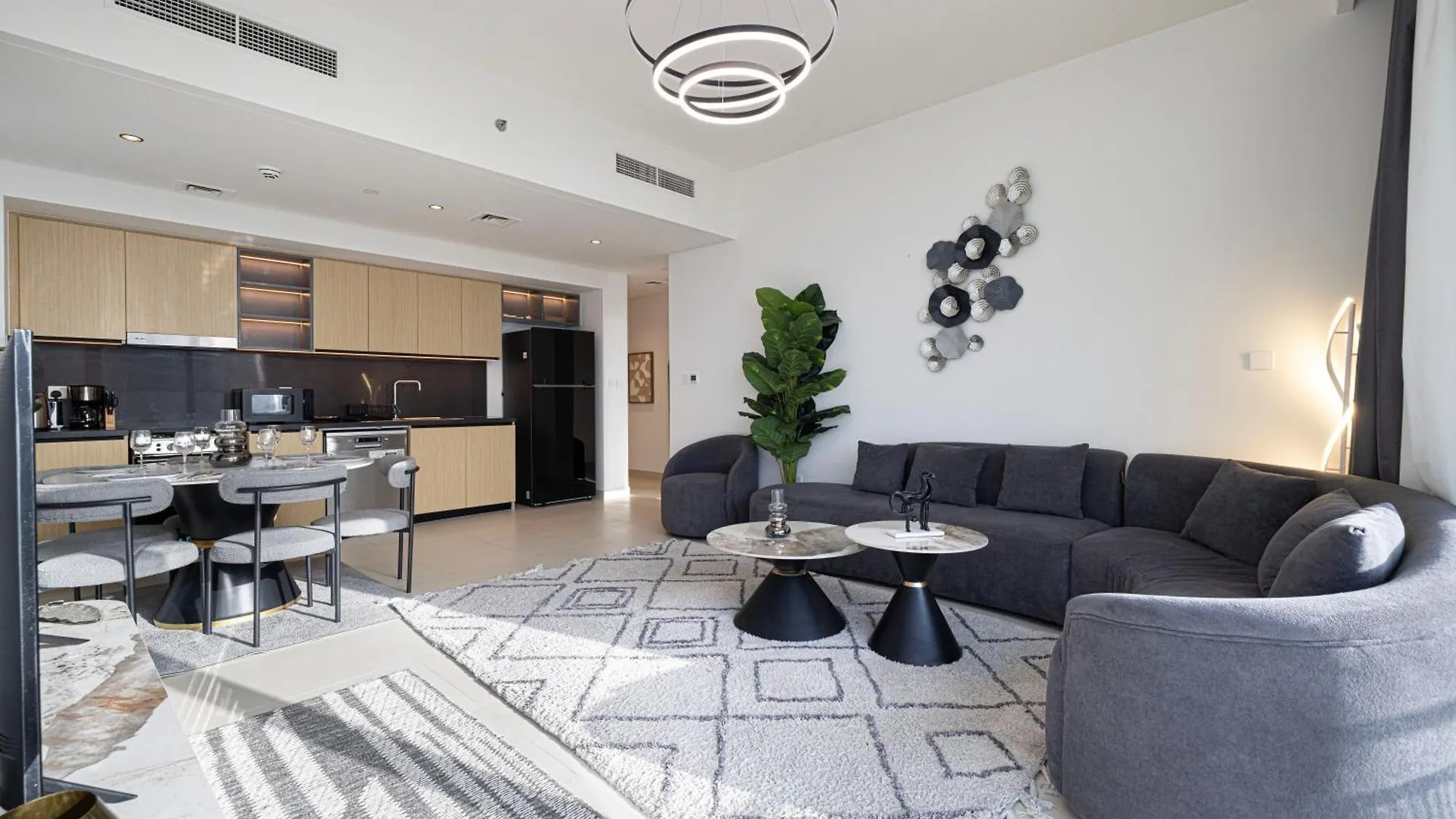 High Floor With Nice View! 2 Bedroom Exceptional Apartment Near Dubai Mall! Amazing Rooftop! 0*,