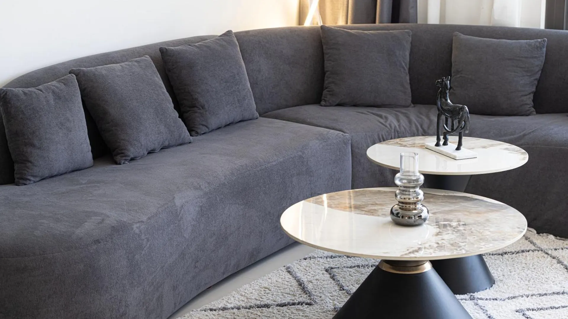 High Floor With Nice View! 2 Bedroom Exceptional Apartment Near Dubai Mall! Amazing Rooftop!