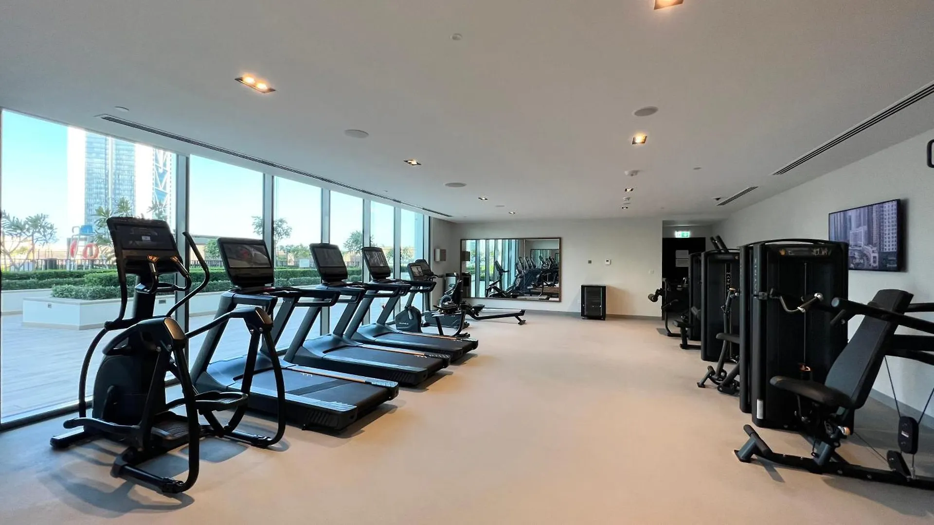 High Floor With Nice View! 2 Bedroom Exceptional Apartment Near Dubai Mall! Amazing Rooftop!